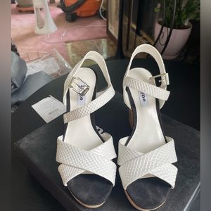 White Dune wedges 7.5